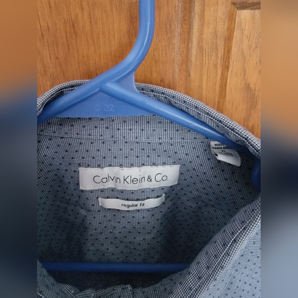 Calvin Klein button down dress shirt size 17 blue with dots